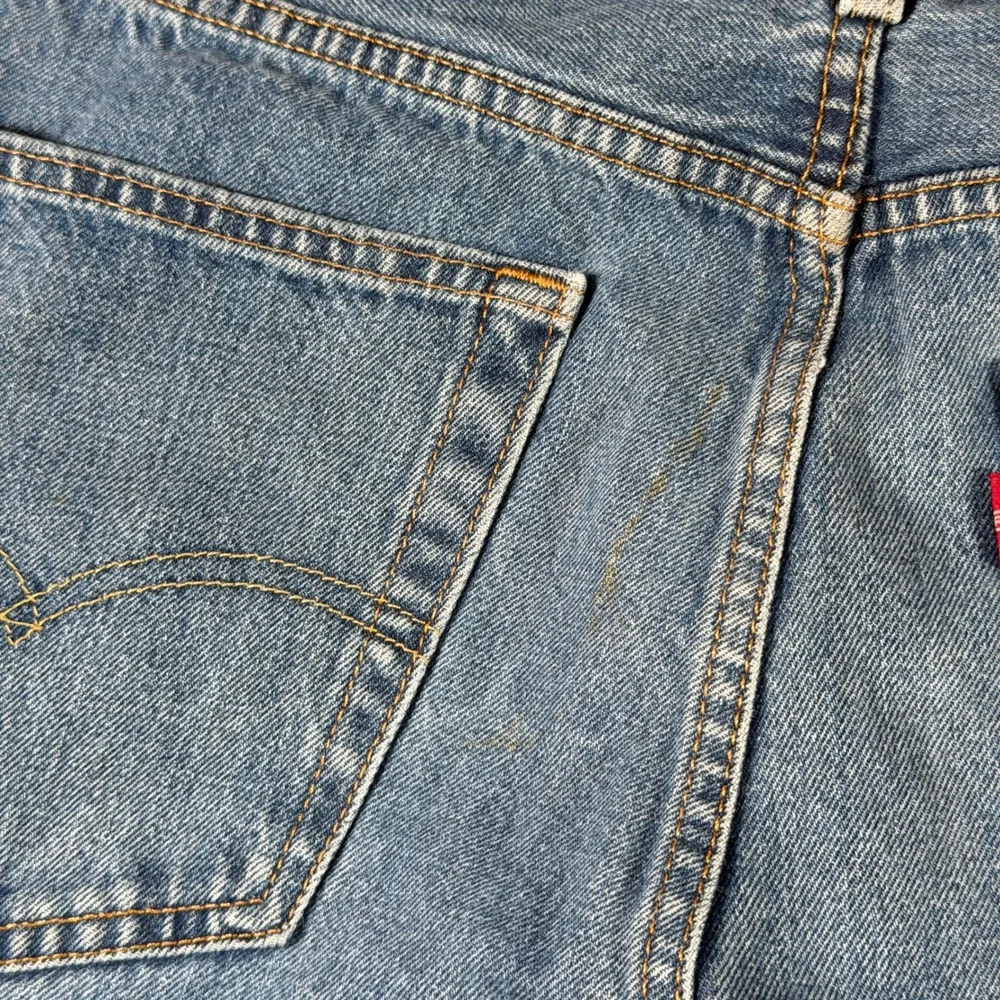 Levis 550 Relaxed Fit Mens Jeans 36x30 Medium Wash Blue Tapered Leg Denim
